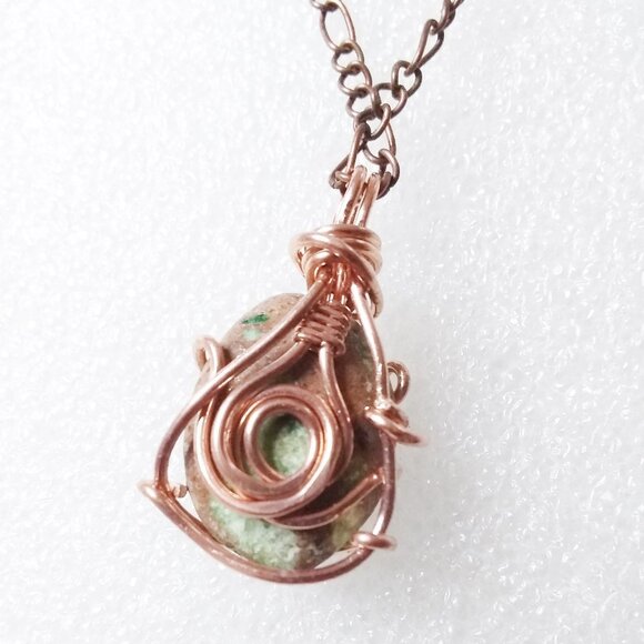 Reversible! Copper Wire Wrap Green Jasper Pendant + 21" Figaro Chain - Handmade - Picture 9 of 13